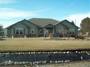 6839 S Whitley Dr, Fruitland, ID 83619