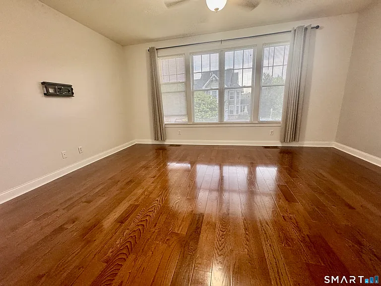 50 Lawrence Ave #50 — Photo 9