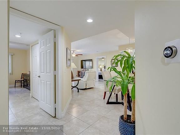 3rd image of 2033 SE 10th Ave APT 611