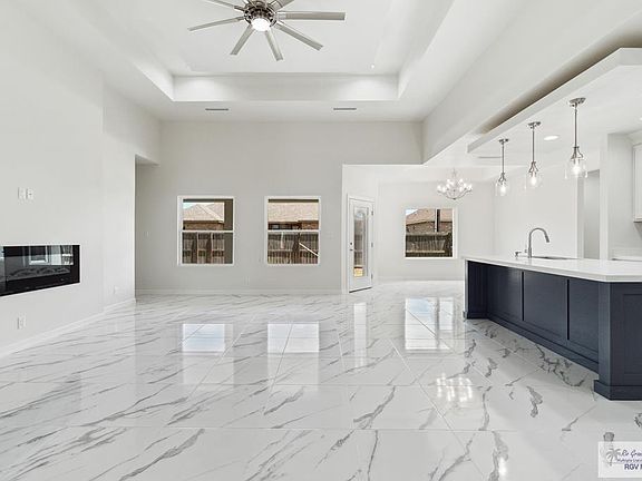 3rd image of 7038 Heritage Oaks Dr