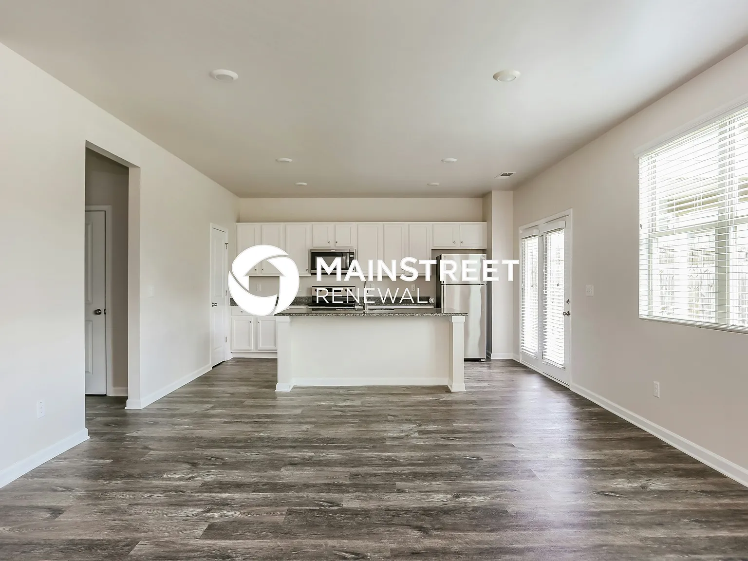 248 Hamilton Pointe Dr — Photo 3