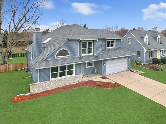 3rd image of 1108 Almond Dr