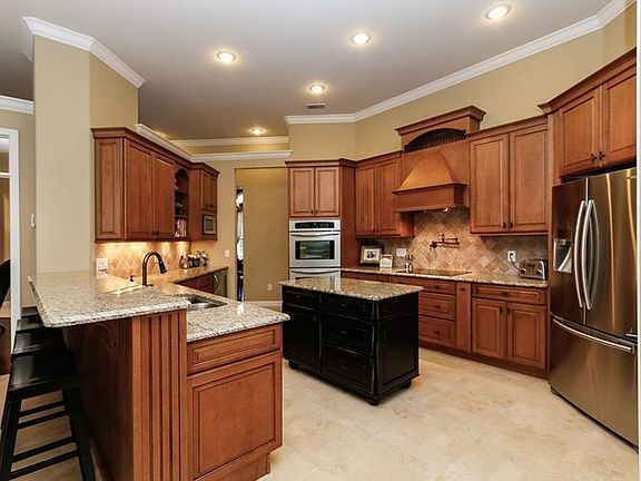 4th image of 8654 Great Cove Dr
