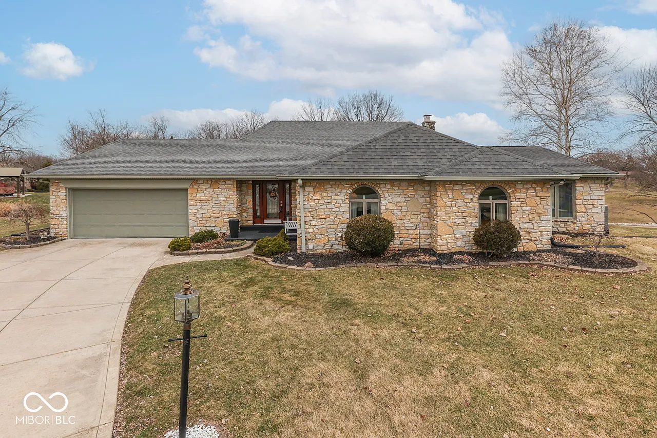 2088 Golfview Ct photo 1