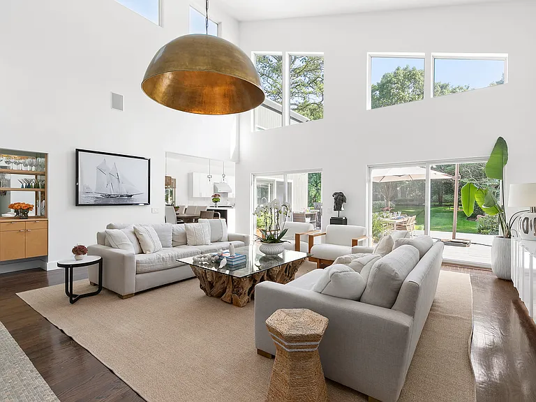 570 Sag Harbor Tpke — Photo 8