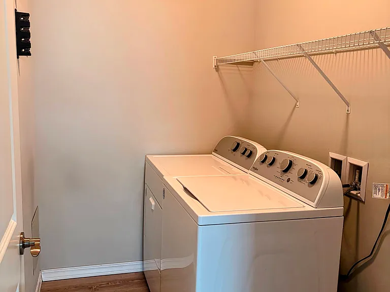 2252 W Rosecrans Ct — Photo 14