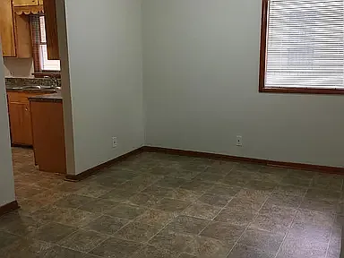 3 bed, 1160 sqft, $2,300 — Photo 4