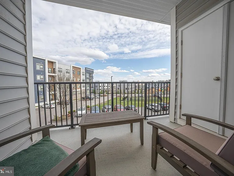 220 Charles Ellis Dr — Photo 31