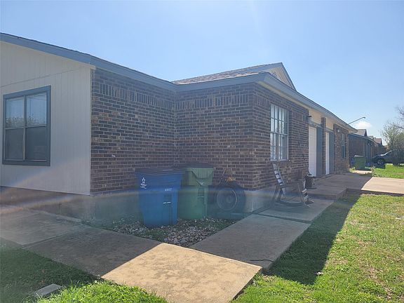 2nd image of 1011 Ridgemont St