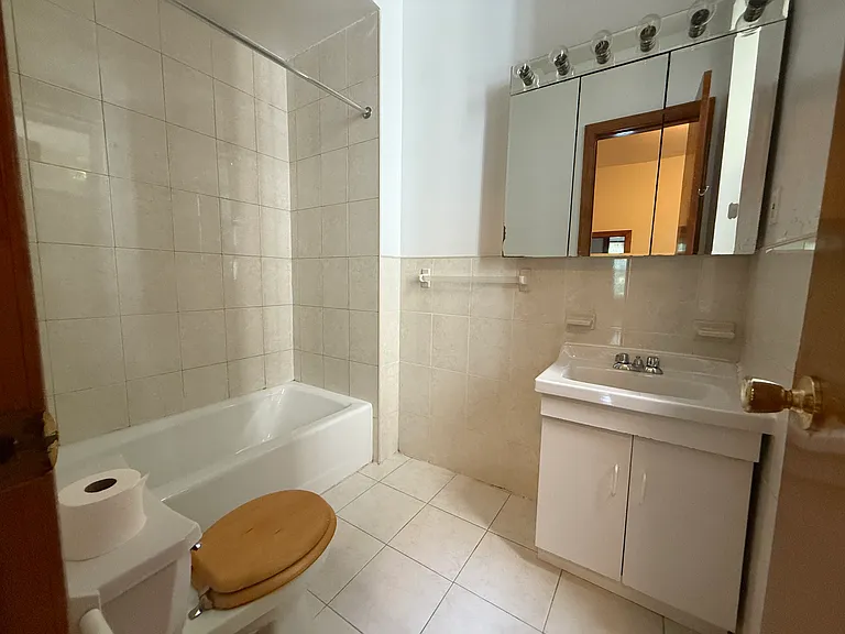 356 Union St #10 — Photo 6
