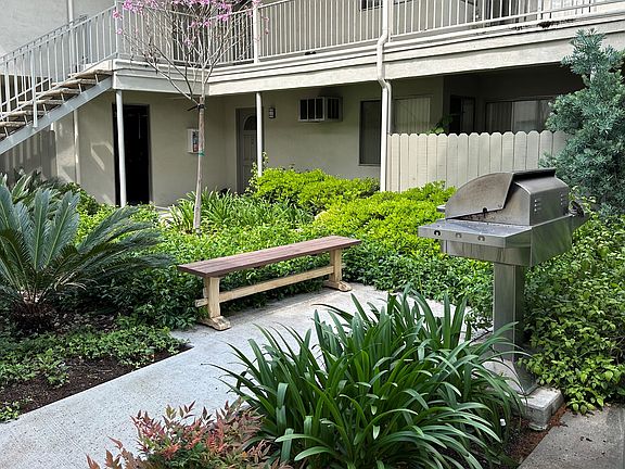 5th image of 417 E Badillo St #11