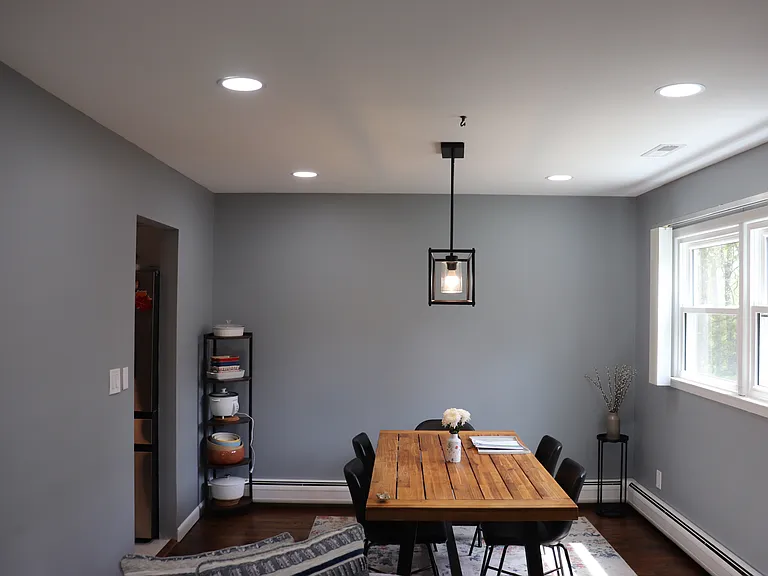 442 Surrey Ln — Photo 7