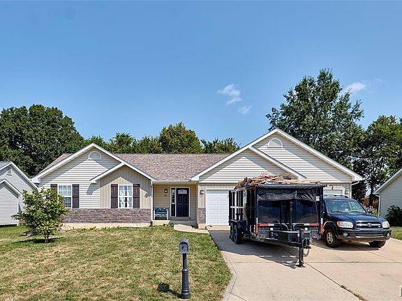 2nd image of 23 Glen Meadows Dr
