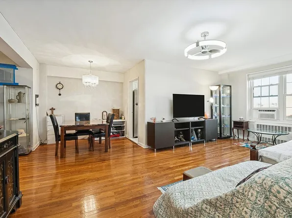 139-09 84th Dr #408, Queens, NY 11435