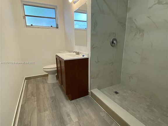 5th image of 5321 NE 18th Ave APT 1