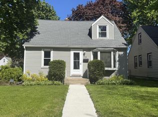 1304 S 115th St, West Allis, WI 53214