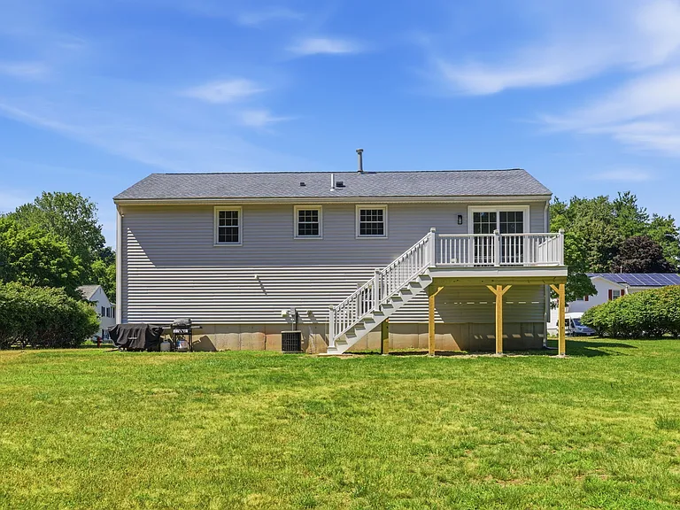 121 Rolling Ridge Ln — Photo 37