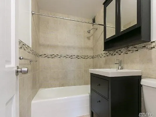 Sold by Century 21 Bay Benjamin | media 8