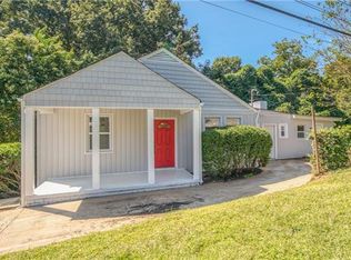 2206 Barringer Dr, Charlotte, NC 28208