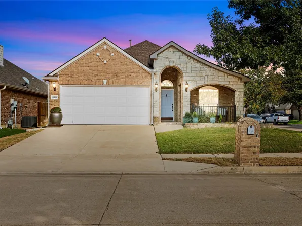 11800 Basilwood Dr, Fort Worth, TX 76244