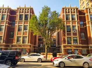 1060 W Granville Ave #28, Chicago, IL 60660