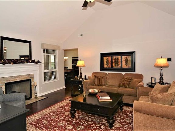 4th image of 430 Winchester Dr