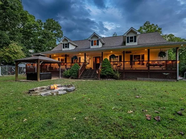 392 Hyatt Creek Rd, Bryson City, NC 28713