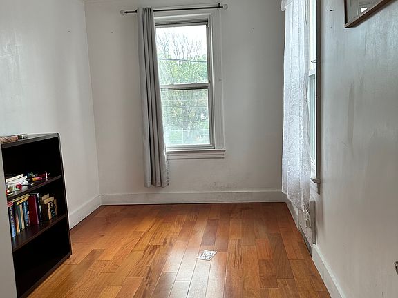 4th image of 77-02 164th St Floor 2