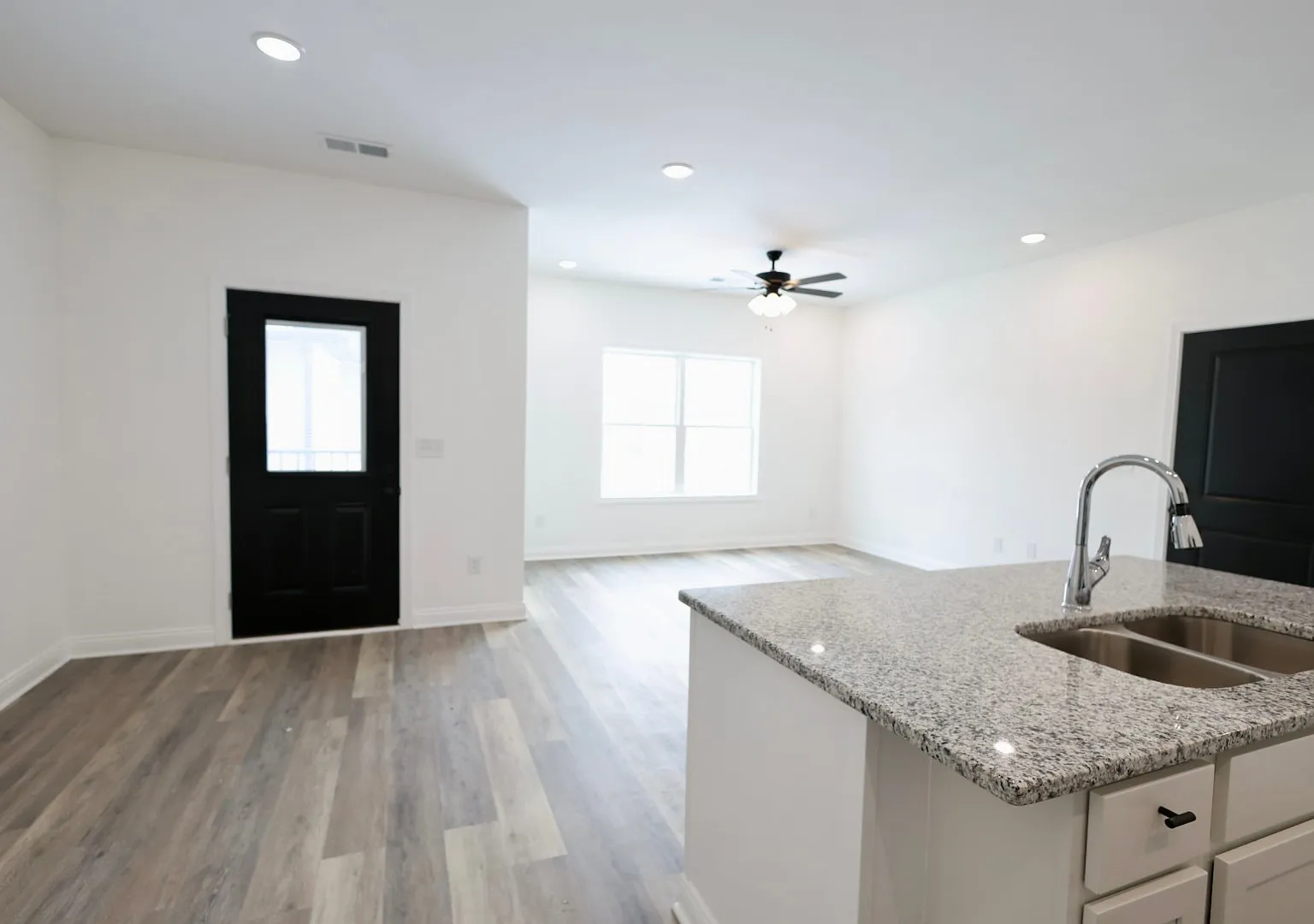 915 Boatlanding Rd — Photo 2