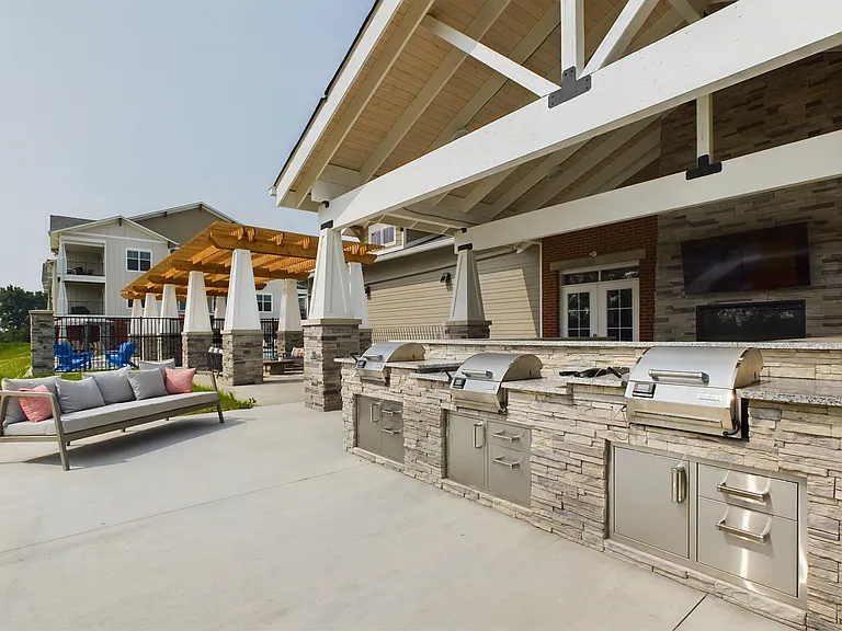 Greenview — Photo 10