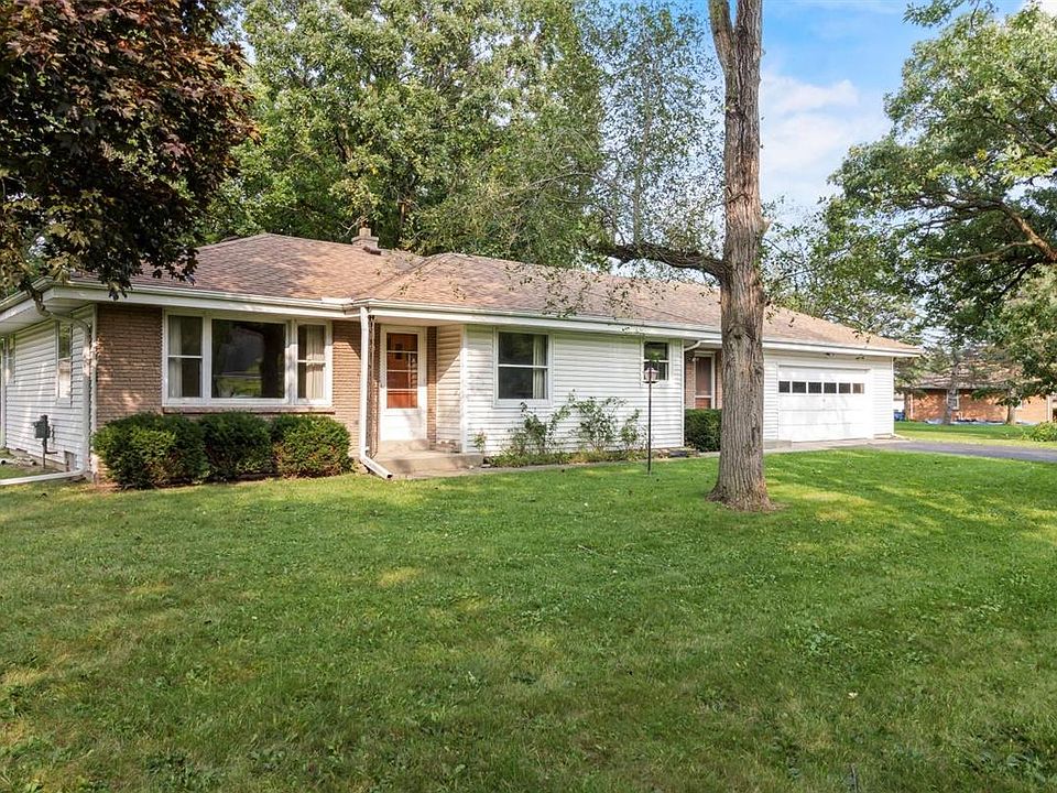 1st image of 1326 E Oak Ln
