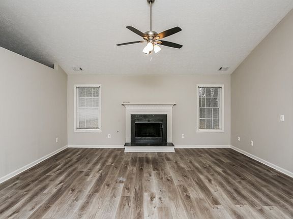 5th image of 3535 Garden Walk Ln