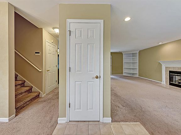 4th image of 1502 Pheasants Glen Dr