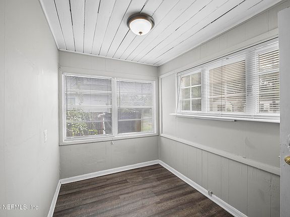 7th image of 1585 W 15TH Street