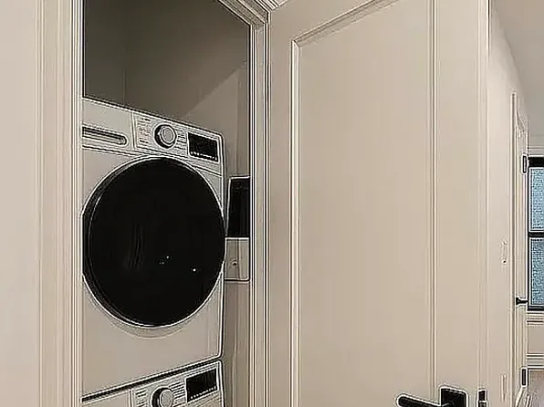 307 West 39th Street image 6 of 9