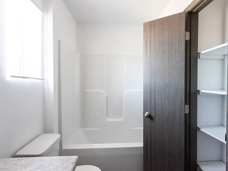 Willows East Commons — Photo 11