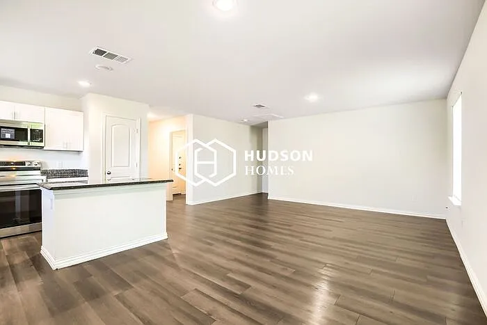 5108 Kilpatrick Ave — Photo 3