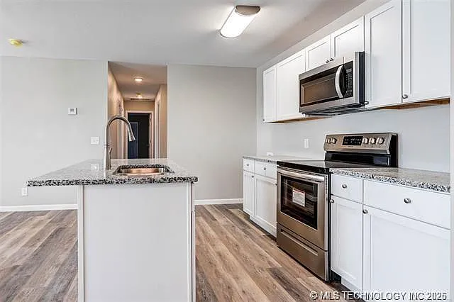 3 bed, 2.0 bath, 1251 sqft, $1,550 — Photo 4