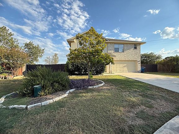 3rd image of 570 Roadrunner Ave