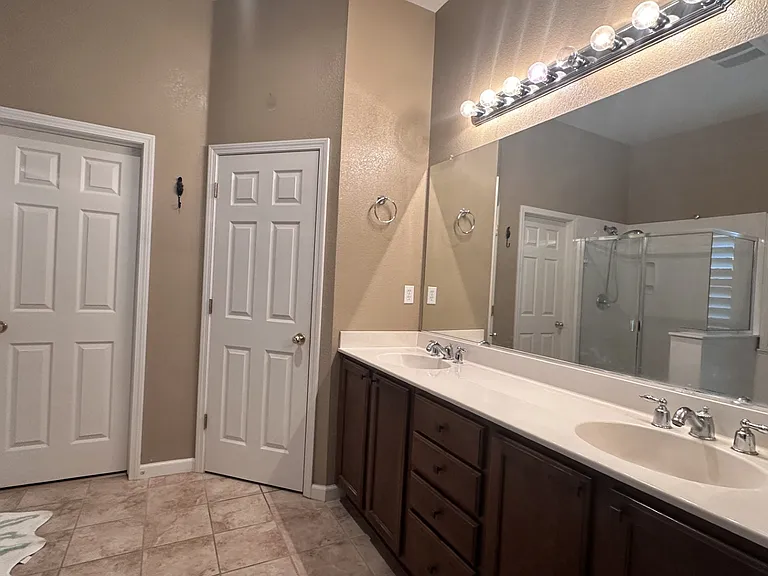 553 Rowland Ct — Photo 10