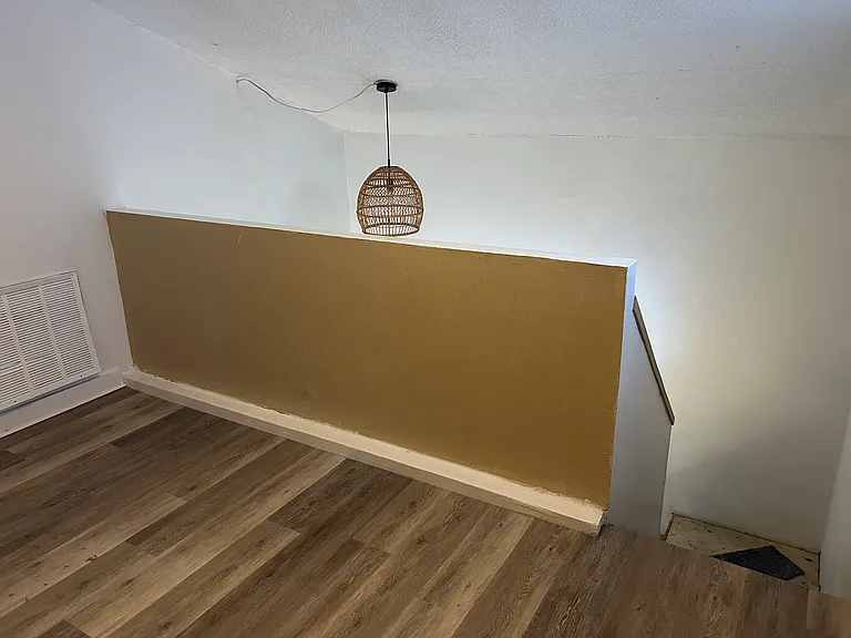 380 Riverfront Dr #B — Photo 8