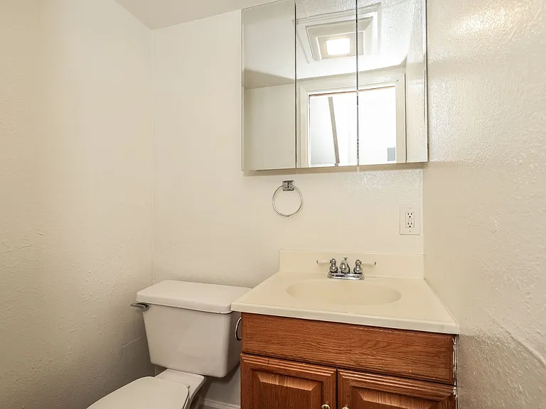 5851 Vallejo St #D — Photo 24