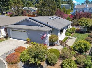 1498 Seacrest Ln, Brookings, OR 97415