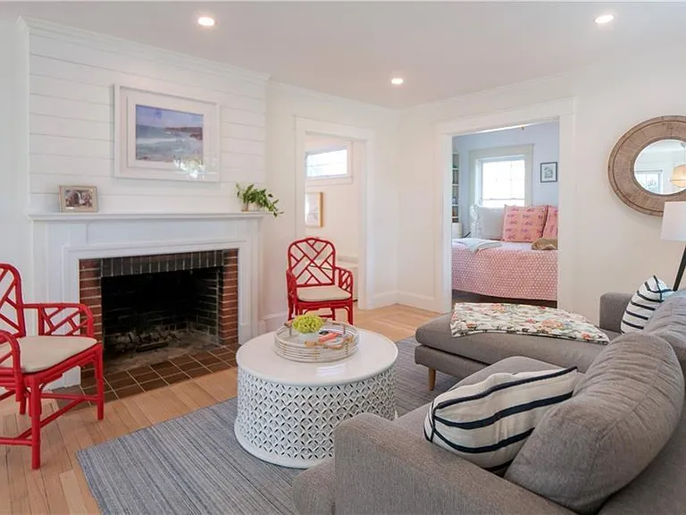 122 Ruggles Ave — Photo 5