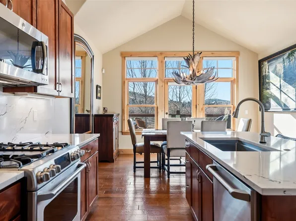 52 Spinner Pl, Silverthorne, CO 80498