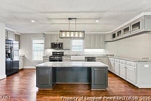 2nd image of 906 Walnut Dr