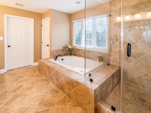 5th image of 21163 Bozman Ct