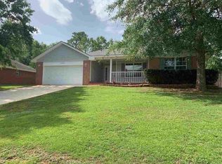 1560 Pelican Point Dr, Cantonment, FL 32533