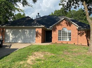 2140 Maplewood Dr, Conway, AR 72032