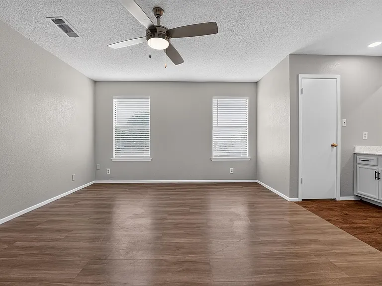 1509 Taron Dr — Photo 14